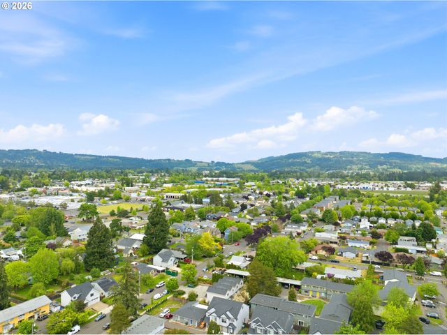 1552 E 3RD St, Newberg, OR 97132
