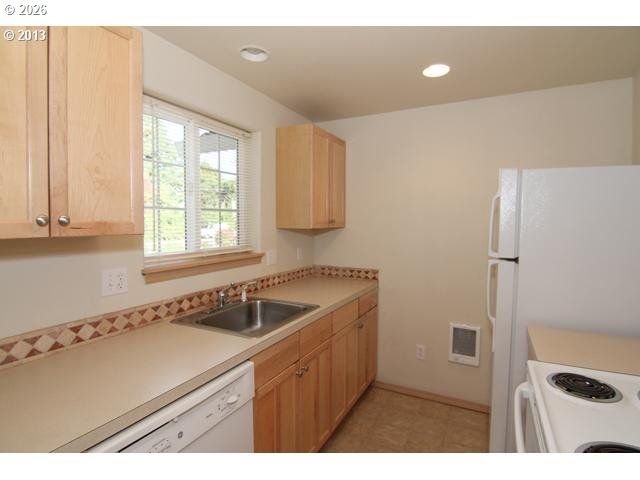 1552 E 3RD St, Newberg, OR 97132