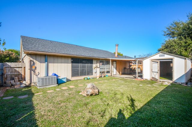 2308 Gunston Ct, Sugar Land, TX 77479