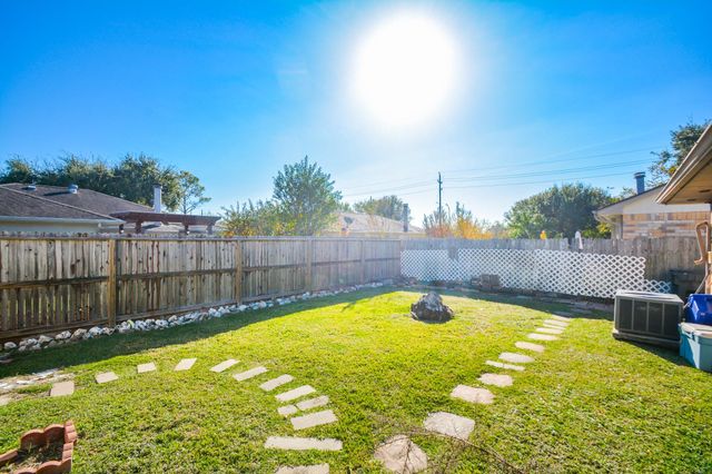 2308 Gunston Ct, Sugar Land, TX 77479