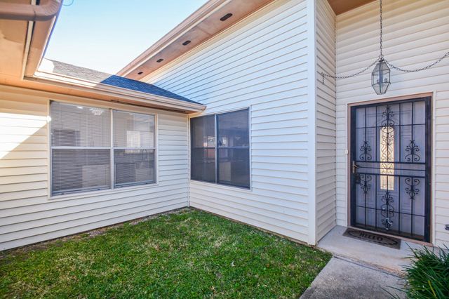 2308 Gunston Ct, Sugar Land, TX 77479