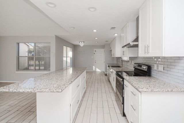 2308 Gunston Ct, Sugar Land, TX 77479