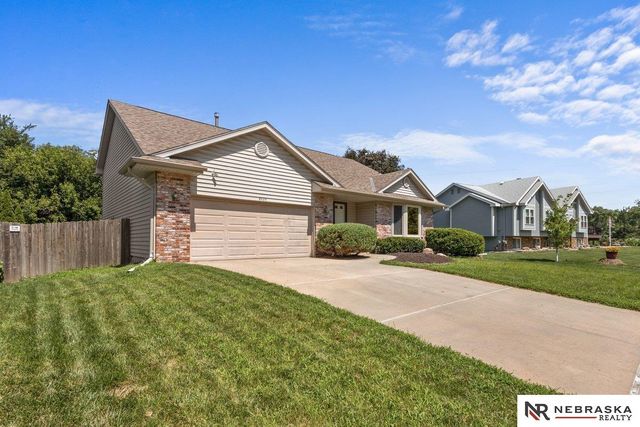 8924 N 83rd Avenue, Omaha, NE 68122