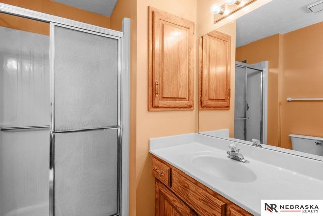 8924 N 83rd Avenue, Omaha, NE 68122