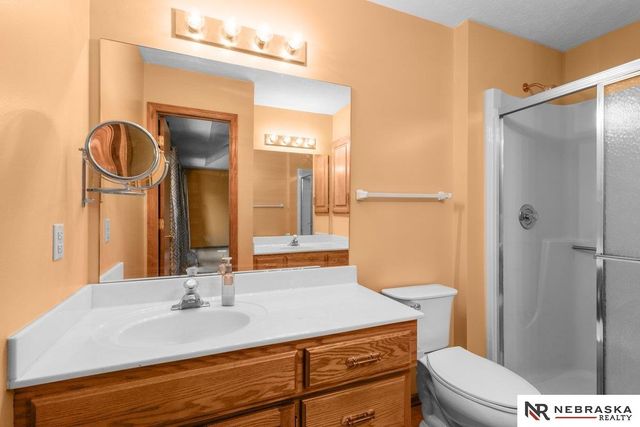 8924 N 83rd Avenue, Omaha, NE 68122