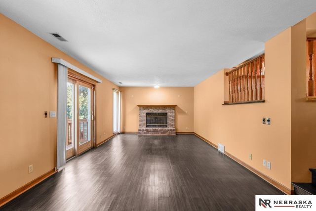 8924 N 83rd Avenue, Omaha, NE 68122