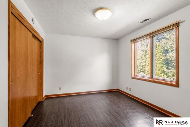 8924 N 83rd Avenue, Omaha, NE 68122