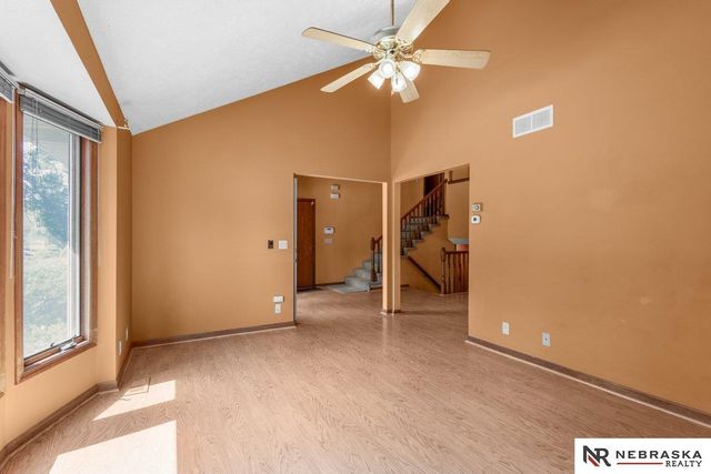 8924 N 83rd Avenue, Omaha, NE 68122