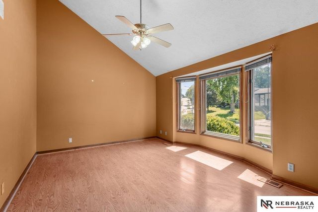 8924 N 83rd Avenue, Omaha, NE 68122