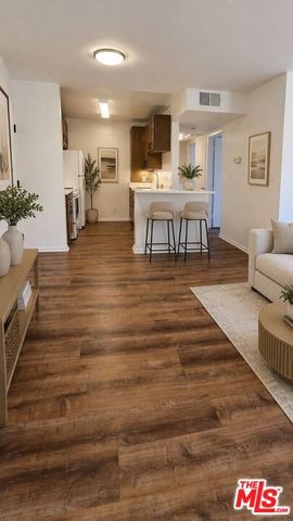 4018 Camero Avenue, Los Angeles, CA 90027