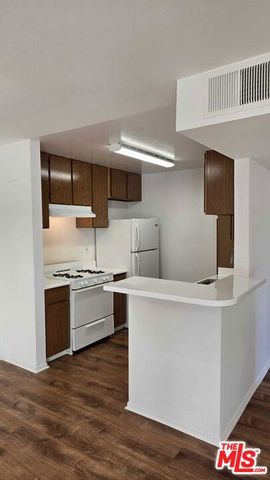 4018 Camero Avenue, Los Angeles, CA 90027