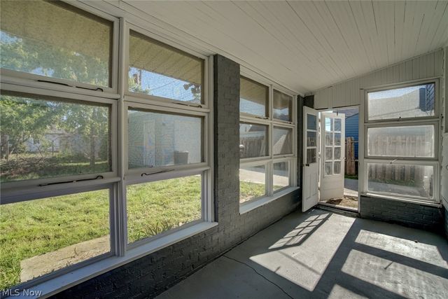 5410 Renwood Drive, Parma, OH 44129