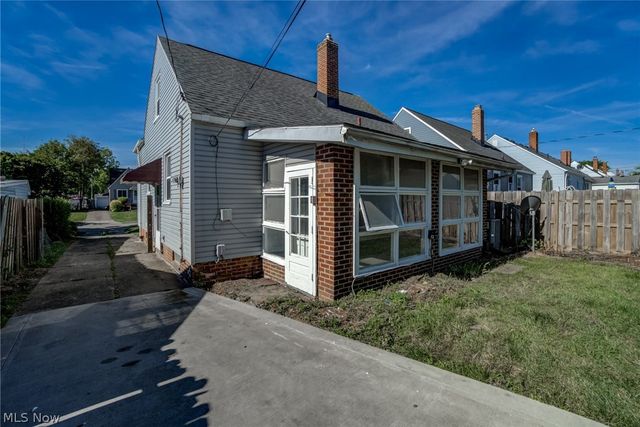 5410 Renwood Drive, Parma, OH 44129
