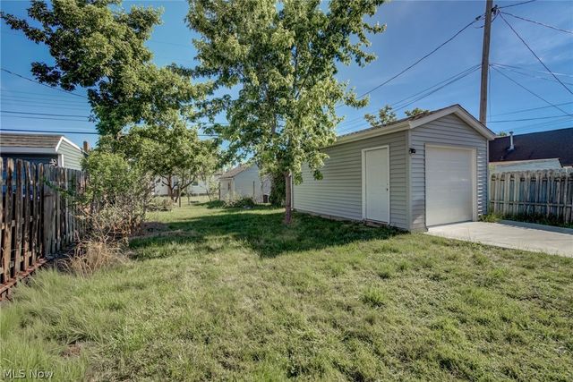 5410 Renwood Drive, Parma, OH 44129