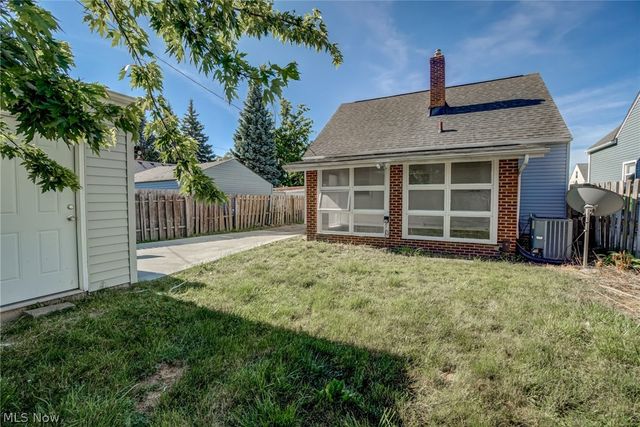 5410 Renwood Drive, Parma, OH 44129