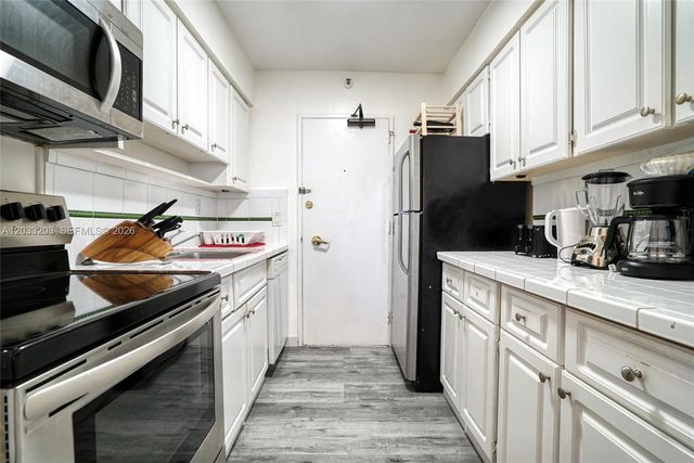 5225 Collins Ave 1204, Miami Beach, FL 33140