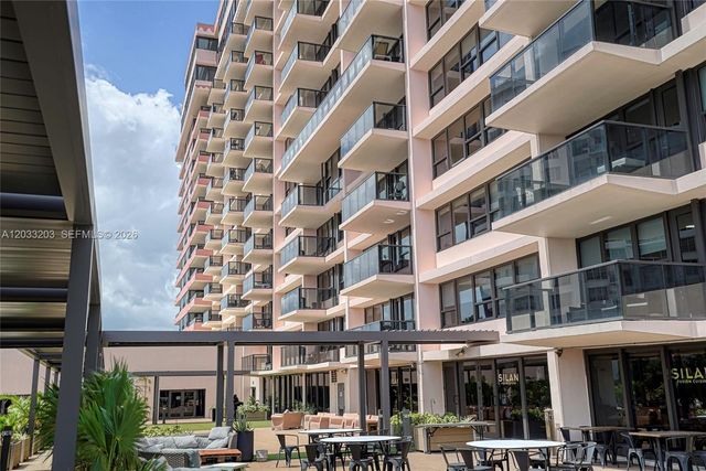 5225 Collins Ave 1204, Miami Beach, FL 33140