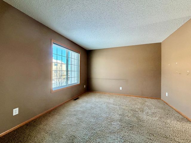 4963 Emmit Drive N 1, Hugo, MN 55038