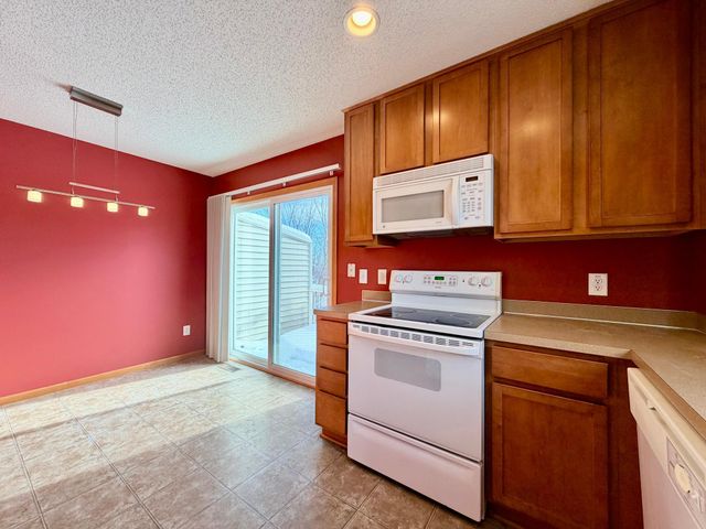 4963 Emmit Drive N 1, Hugo, MN 55038