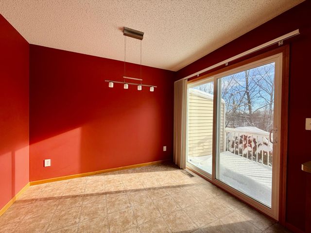 4963 Emmit Drive N 1, Hugo, MN 55038