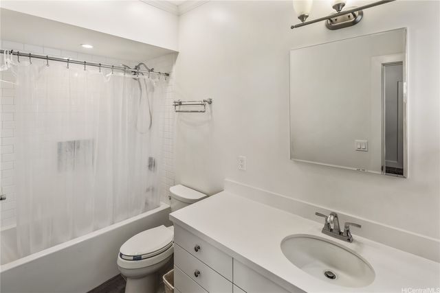 2463 Kekuanoni Street, Honolulu, HI 96813