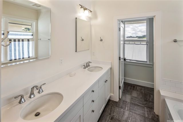 2463 Kekuanoni Street, Honolulu, HI 96813
