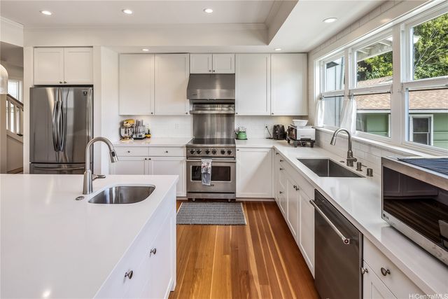 2463 Kekuanoni Street, Honolulu, HI 96813