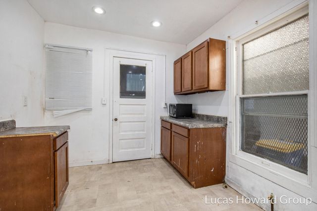 737 Dolbee Avenue Se, City Of Grand Rapids, MI 49506