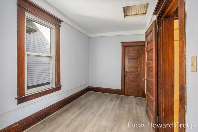 737 Dolbee Avenue Se, City Of Grand Rapids, MI 49506