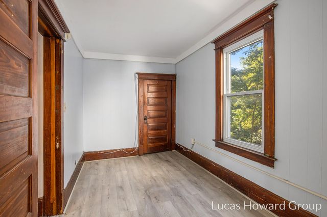 737 Dolbee Avenue Se, City Of Grand Rapids, MI 49506