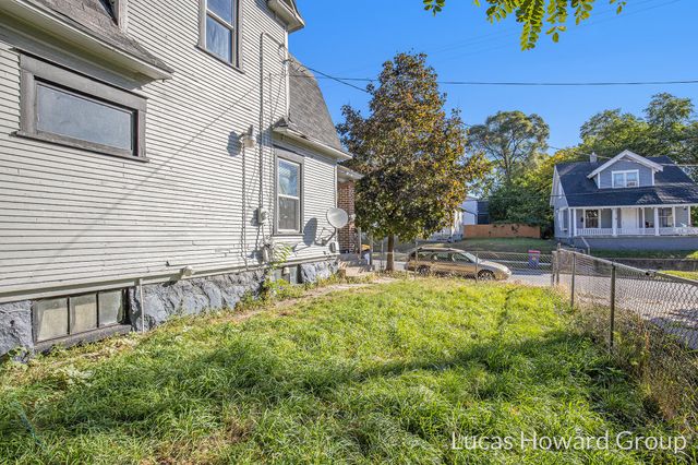 737 Dolbee Avenue Se, City Of Grand Rapids, MI 49506