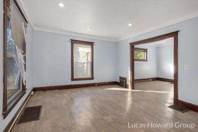 737 Dolbee Avenue Se, City Of Grand Rapids, MI 49506