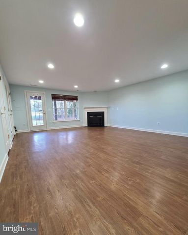 14240 MADRIGAL DR, Woodbridge, VA 22193