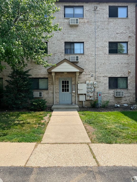 509 E Spruce Drive 1B, Palatine, IL 60074