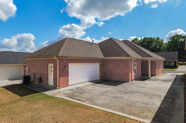 127 Riley Cir, Fayetteville, TN 37334