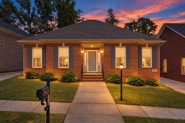 127 Riley Cir, Fayetteville, TN 37334