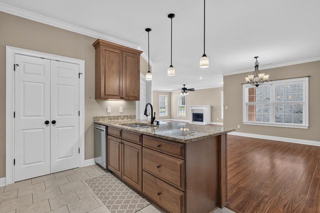 127 Riley Cir, Fayetteville, TN 37334