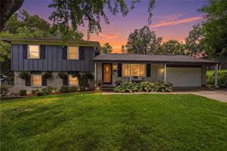 8133 W 93rd Street, Overland Park, KS 66212