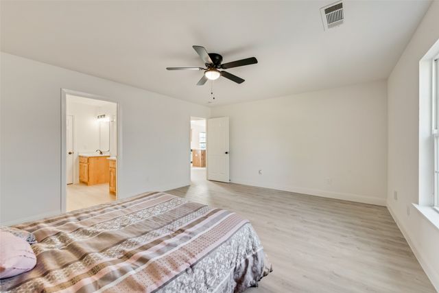 5828 Thousand Oaks Drive, Joshua, TX 76058