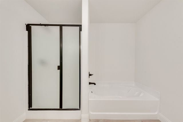 5828 Thousand Oaks Drive, Joshua, TX 76058