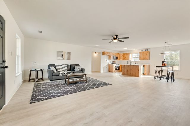 5828 Thousand Oaks Drive, Joshua, TX 76058