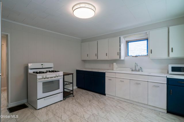 11 Moon Street, Fort Edward, NY 12828