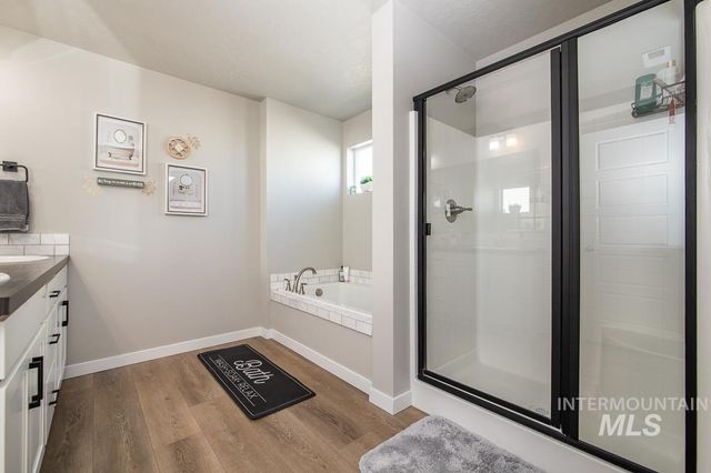 7744 E Rogue Dr, Nampa, ID 83687