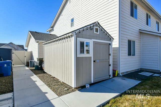 7744 E Rogue Dr, Nampa, ID 83687