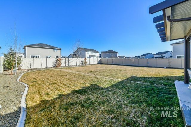 7744 E Rogue Dr, Nampa, ID 83687