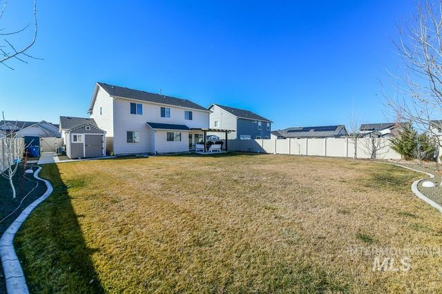 7744 E Rogue Dr, Nampa, ID 83687