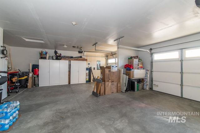 7744 E Rogue Dr, Nampa, ID 83687