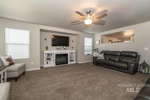 7744 E Rogue Dr, Nampa, ID 83687