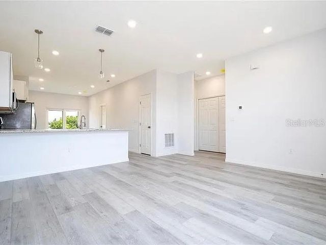646 DESMOINES COURT, Kissimmee, FL 34759