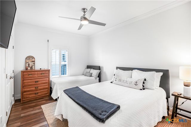 720 W Main Street, Port O'connor, TX 77982